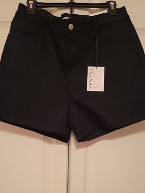 Zenana Black High-Rise Women's Shorts